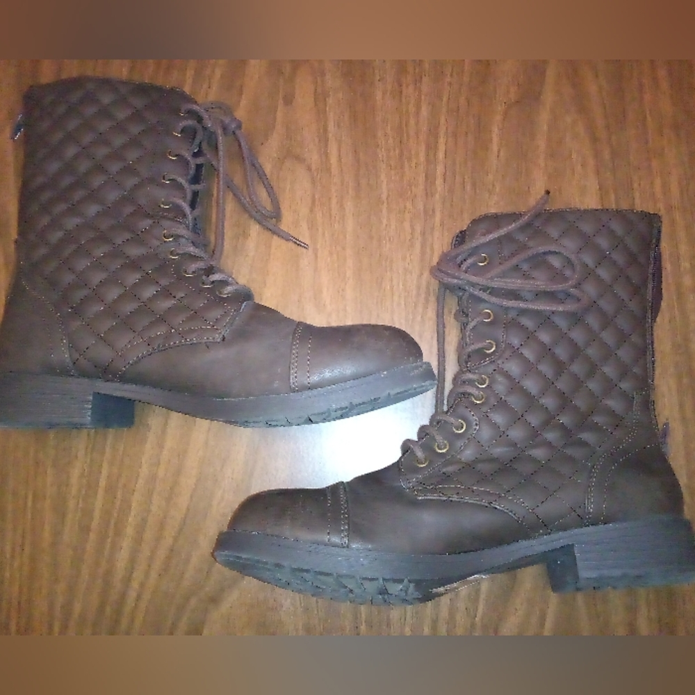Joe Boxer Quilted mid-calf boots